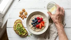 Co bychom měli jíst, když stárneme? Sedm doporučených potravin.