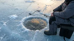 Rybářský kalendář na únor 2026: nejlepší dny a tipy pro zimní rybaření