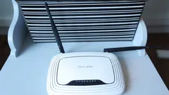 Jste si jisti, že správně nastavujete antény Wi-Fi – sem by měly být nasměrovány, aby byl signál co nejlepší.